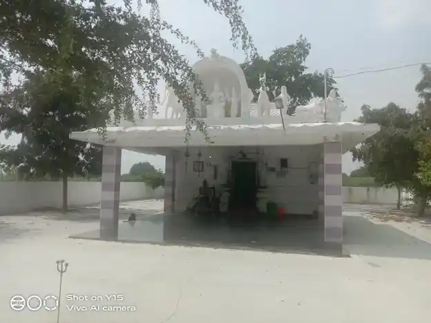 Arulmigu Sennakesavaperumal Pattalamman Temple, Polayampalli - 635305 அருள்மிகு சென்ன கேசவப் பெருமாள், பட்டாளம்மன் திருக்கோயில், Polayampalli - 635305, Dharmapuri - Ancient Temple Architecture and History Image 2