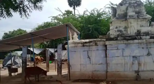 Arulmigu Senraya Swamy Temple, Near Govt Arts College, Ungaranahalli - 636704 அருள்மிகு சென்றாயசாமி திருக்கோயில், Near Govt Arts College, Ungaranahalli - 636704, Dharmapuri - Ancient Temple Architecture and History Image 3