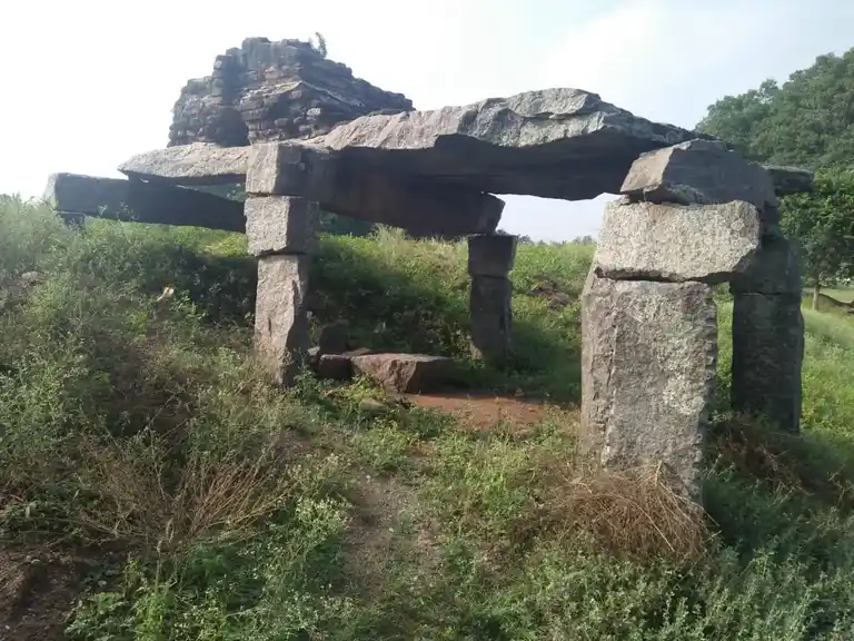 Arulmigu Senraya Swamy Temple, Palavadi - 636809 அருள்மிகு சென்றாயசாமி திருக்கோயில், Palavadi - 636809, Dharmapuri - Ancient Temple Architecture and History Image 2