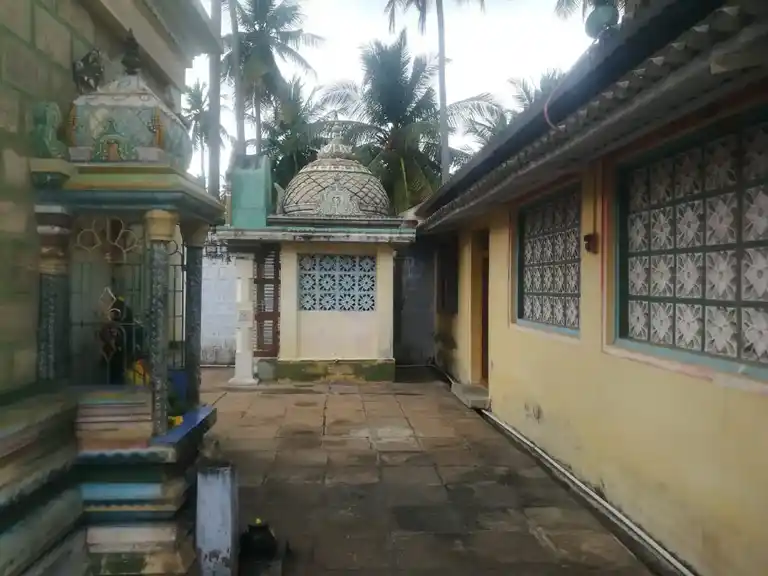 Arulmigu Senrayaperumal Temple, Avadathur - 636501 Arulmigu Senrayaperumal Temple, Avadathur - 636501, Salem - Ancient Temple Architecture and History Image 4
