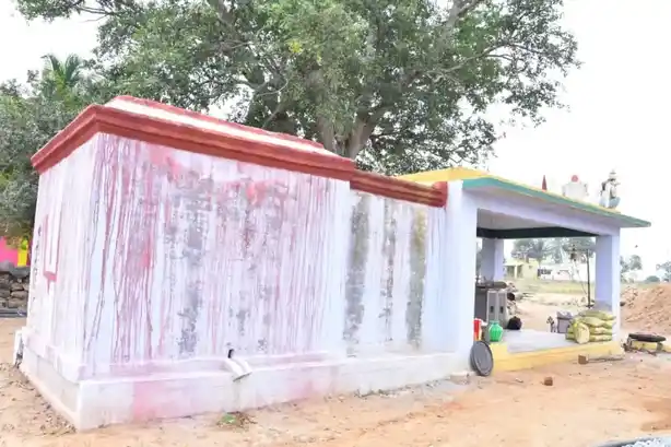 Arulmigu Senrayaperumal Temple, Karumbusaliyur, Vellar - 636451 அருள்மிகு சென்றாய பெருமாள் திருக்கோயில், Karumbusaliyur, Vellar - 636451, Salem - Ancient Temple Architecture and History Image 6