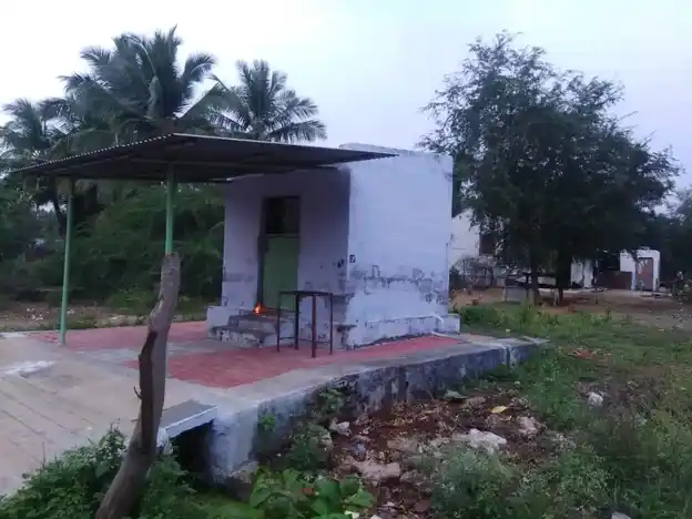 Arulmigu Senrayapperumal Temple, Akkarai Kodiveri, Gobichettipalayam - 638454 அருள்மிகு சென்றாயப்பெருமாள் திருக்கோயில், Akkarai Kodiveri, Gobichettipalayam - 638454, Erode - Ancient Temple Architecture and History Image 3