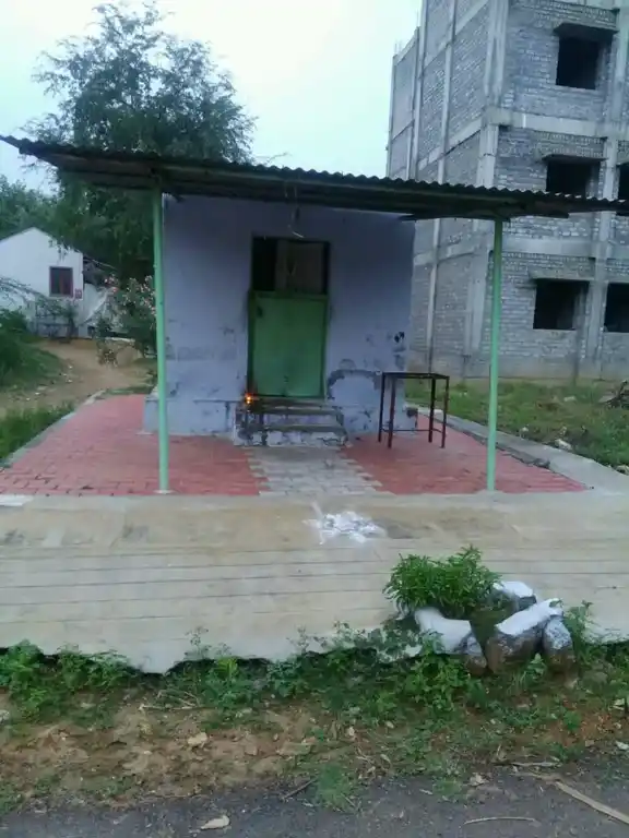 Arulmigu Senrayapperumal Temple, Akkarai Kodiveri, Gobichettipalayam - 638454 அருள்மிகு சென்றாயப்பெருமாள் திருக்கோயில், Akkarai Kodiveri, Gobichettipalayam - 638454, Erode - Ancient Temple Architecture and History Image 5