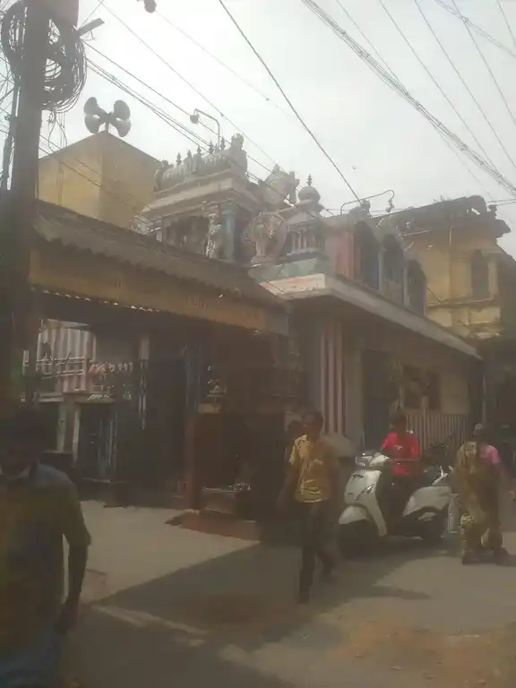 Arulmigu Senthamarai Kan Perumal Temple, Thiruchirappalli - 620002 Arulmigu Senthamarai Kan Perumal Temple, Thiruchirappalli - 620002, Thiruchirappalli - Ancient Temple Architecture and History Image 4