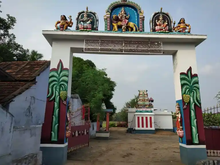 Arulmigu Senthi Vinayagar and Mutharamman Temple, Middle Of The Street, Vairavi Kulam - 627416 அருள்மிகு செந்தி விநாயகர் மற்றும் முத்தாரம்மன் திருக்கோயில், Middle Of The Street, Vairavi Kulam - 627416, Tirunelveli - Ancient Temple Architecture and History Image 4