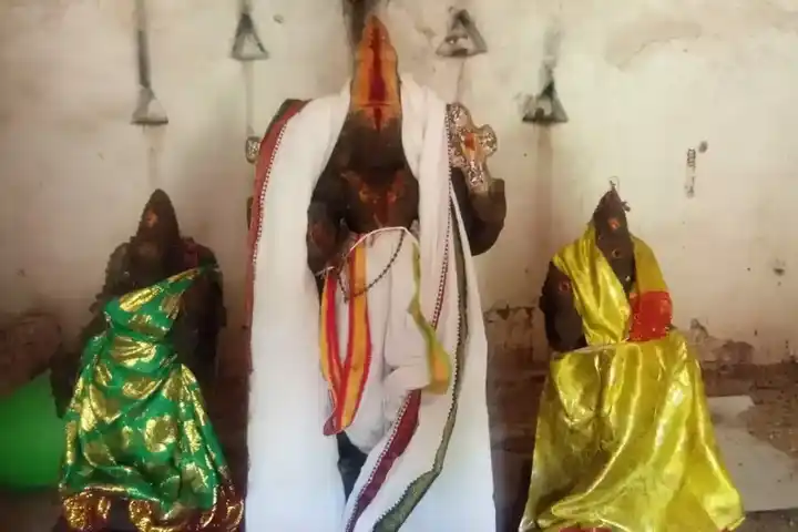 Arulmigu Sentrayaperumal Temple, Karudaiyanpalayam - 639111 அருள்மிகு சென்றாய பெருமாள் திருக்கோயில், Karudaiyanpalayam - 639111, Karur - Ancient Temple Architecture and History Image 2