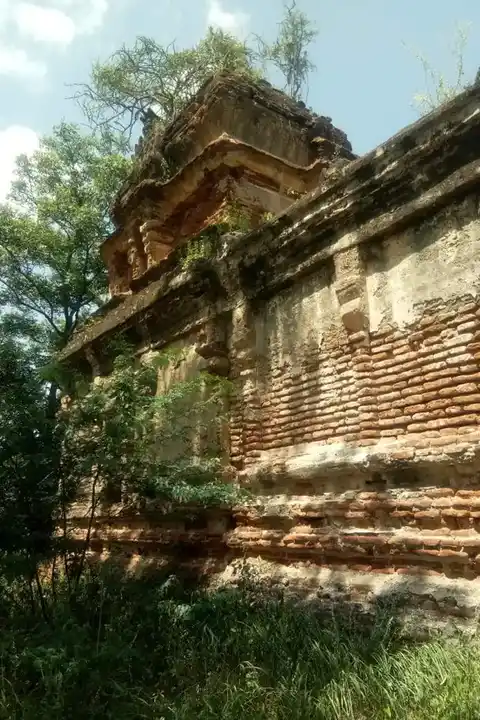 Arulmigu Sentrayaperumal Temple, Karudaiyanpalayam - 639111 அருள்மிகு சென்றாய பெருமாள் திருக்கோயில், Karudaiyanpalayam - 639111, Karur - Ancient Temple Architecture and History Image 4
