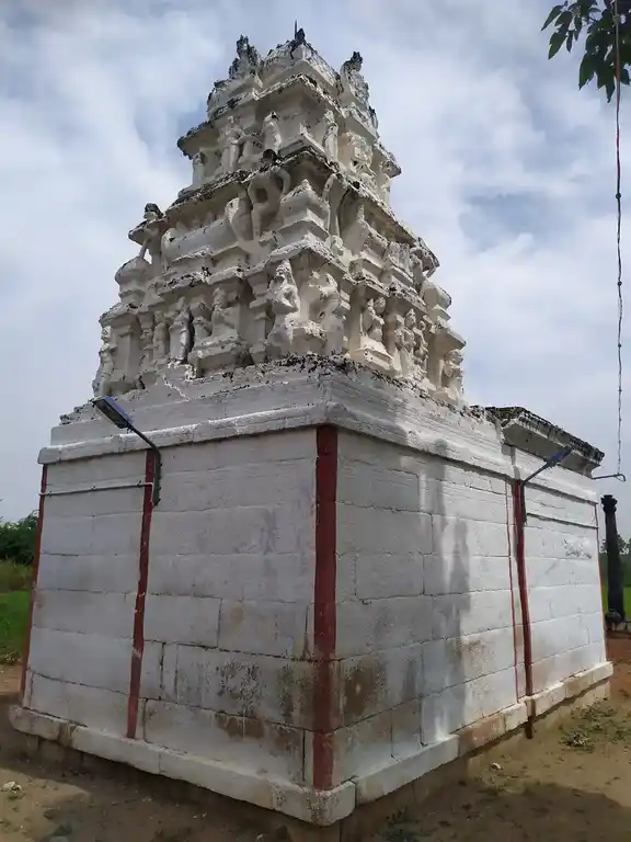 Arulmigu Sentrayaperumal Temple, Koothampoondi - 637202 அருள்மிகு சென்றாயப் பெருமாள் திருக்கோயில், Koothampoondi - 637202, Namakkal - Ancient Temple Architecture and History Image 3