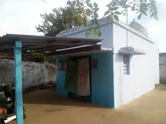 Arulmigu Sentrayaperumal Temple, Kovilpalayamsainthakovudam Palayam, Sainthakovudam Palayam - 642110 அருள்மிகு சென்றாயப் பெருமாள் திருக்கோயில், சந்தேகவுண்டன்பாளையம், பாெள்ளாச்சி வட்டம், காேவில்பாளையம்சந்தேகவுண்டன்பாளையம் ராேடு, சந்தேகவுண்டன்பாளையம் - 642110, Coimbatore - Ancient Temple Architecture and History Image 4