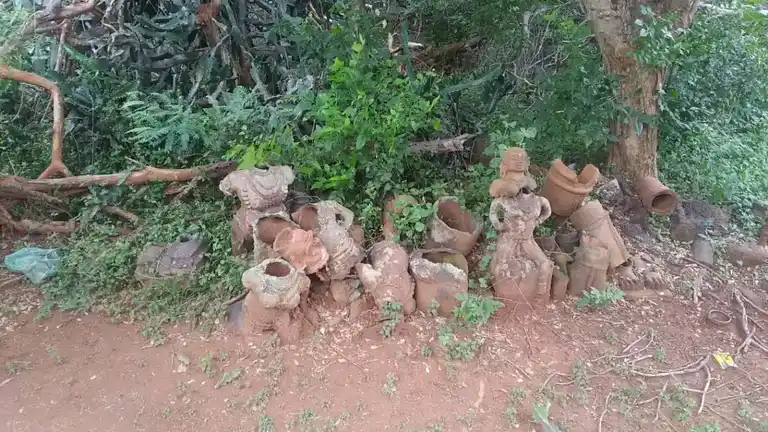 Arulmigu Sevittuminiyan Temple, Minnathur - 622203 அருள்மிகு செவிட்டு முனியன் திருக்கோயில், Minnathur - 622203, Pudukkottai - Ancient Temple Architecture and History Image 4