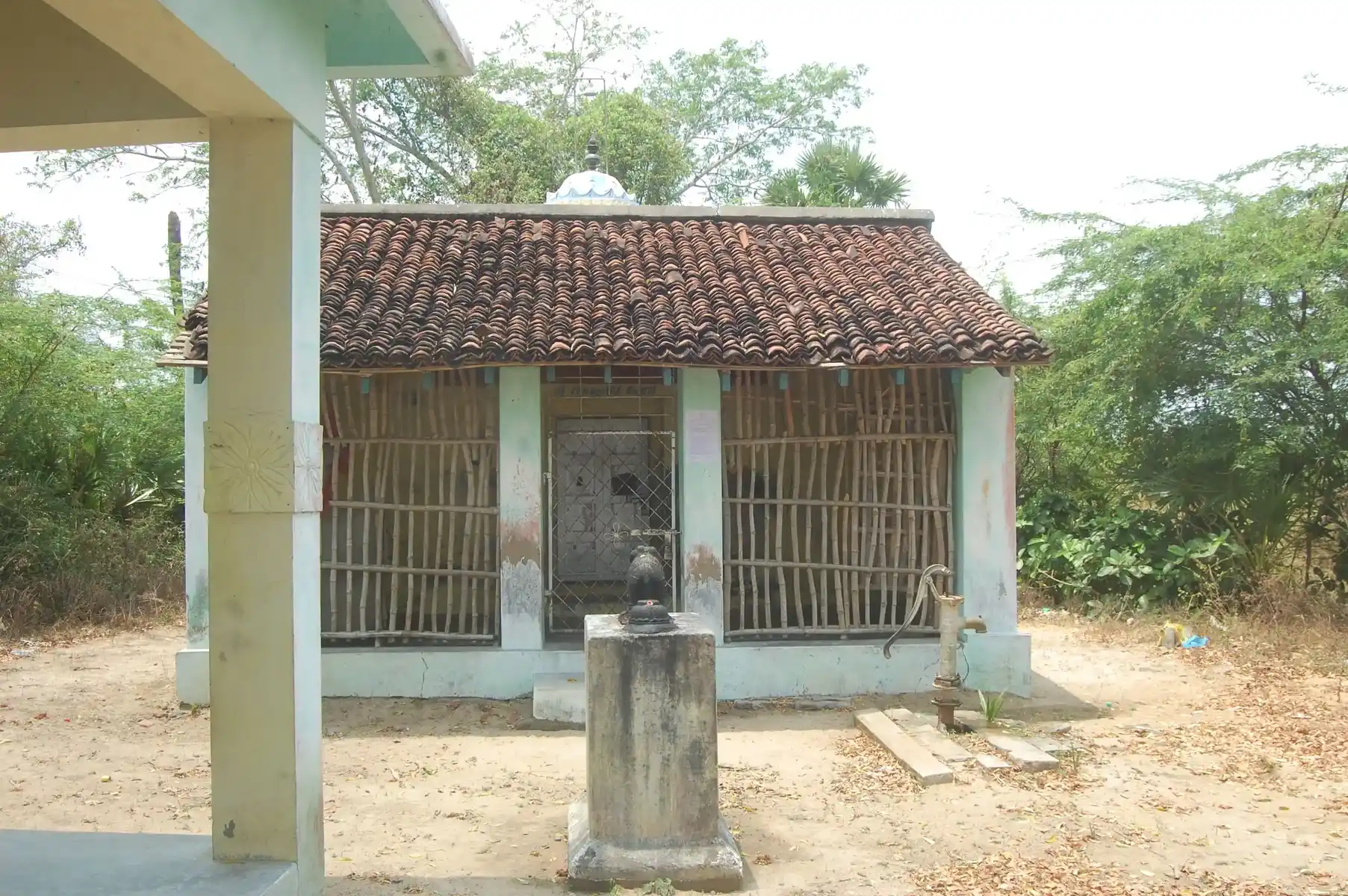 Arulmigu Sevuraya Iyyanar Temple, Keezhakoorathankudi - 610207 Temple