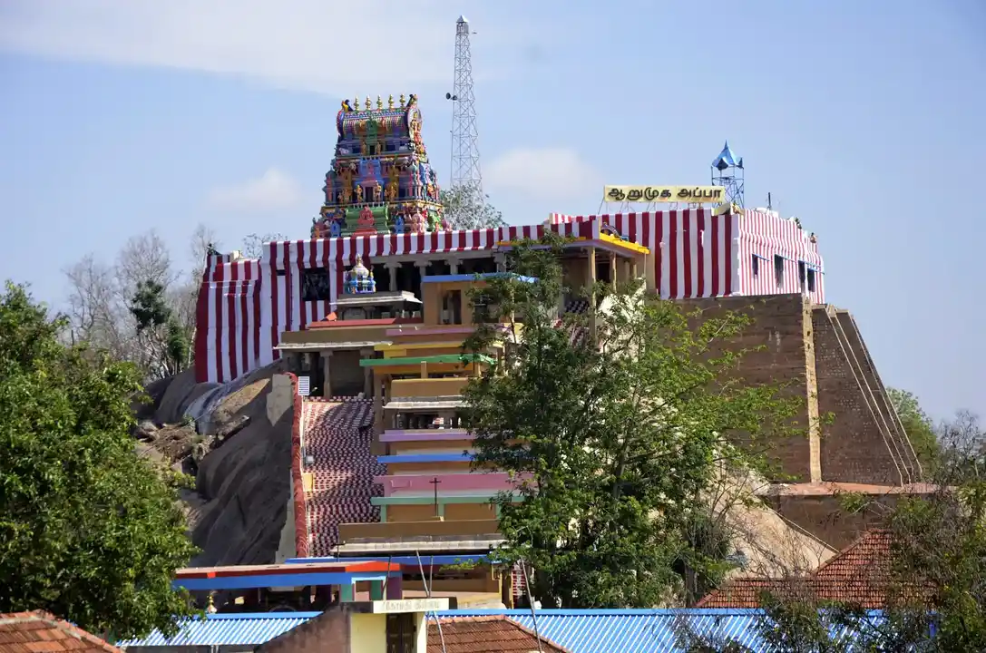 Arulmigu Shanmuganatha Swamy Temple, Kundrakudi - 630206 அருள்மிகு சண்முகநாதப்பெருமாள் திருக்கோயில், Kundrakudi - 630206, Sivagangai - Ancient Temple Architecture and History Image 5