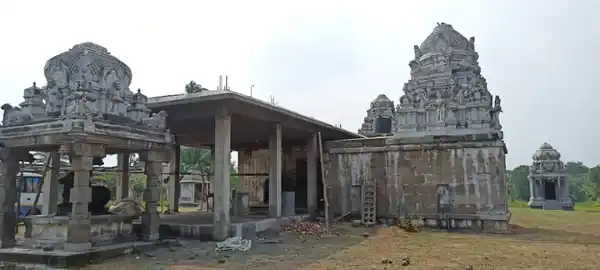 Arulmigu Shenbageswarar Temple, Oodalkarakuppam - 603305 அருள்மிகு சென்பகேஸ்வரர் திருக்கோயில், ஊடல்காரகுப்பம் - 603305, Chengalpattu - Ancient Temple Architecture and History Image 15