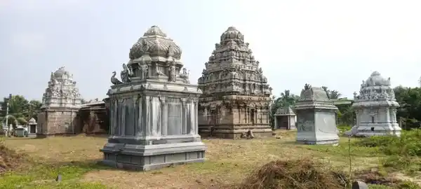 Arulmigu Shenbageswarar Temple, Oodalkarakuppam - 603305 அருள்மிகு சென்பகேஸ்வரர் திருக்கோயில், ஊடல்காரகுப்பம் - 603305, Chengalpattu - Ancient Temple Architecture and History Image 17