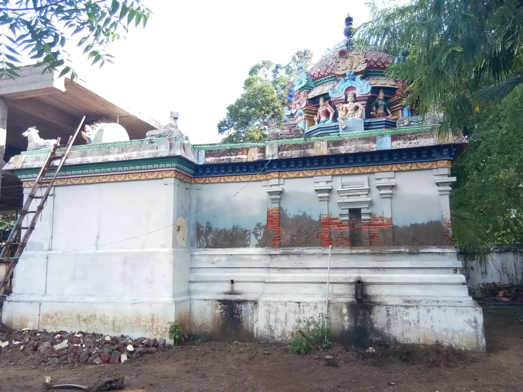 Arulmigu Siddhi Vinayagar And Karumpayiram Konda Ayyanar Temple, Elangarkudi - 614203 அருள்மிகு சித்திவிநாயகர் மற்றும் கரும்பாயிரம் கொண்ட அய்யனார் திருக்கோயில், Elangarkudi - 614203, Thanjavur - Ancient Temple Architecture and History Image 2