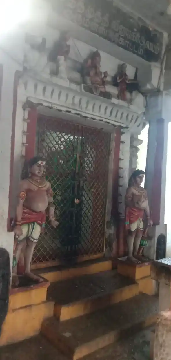 Arulmigu Sidhi Budhi Vinayagar Temple, Thiruvallikeni, Chennai - 600005 அருள்மிகு சித்திபுத்தி விநாயகர் திருக்கோயில், திருவல்லிக்கேணி, சென்னை - 600005, Chennai - Ancient Temple Architecture and History Image 4