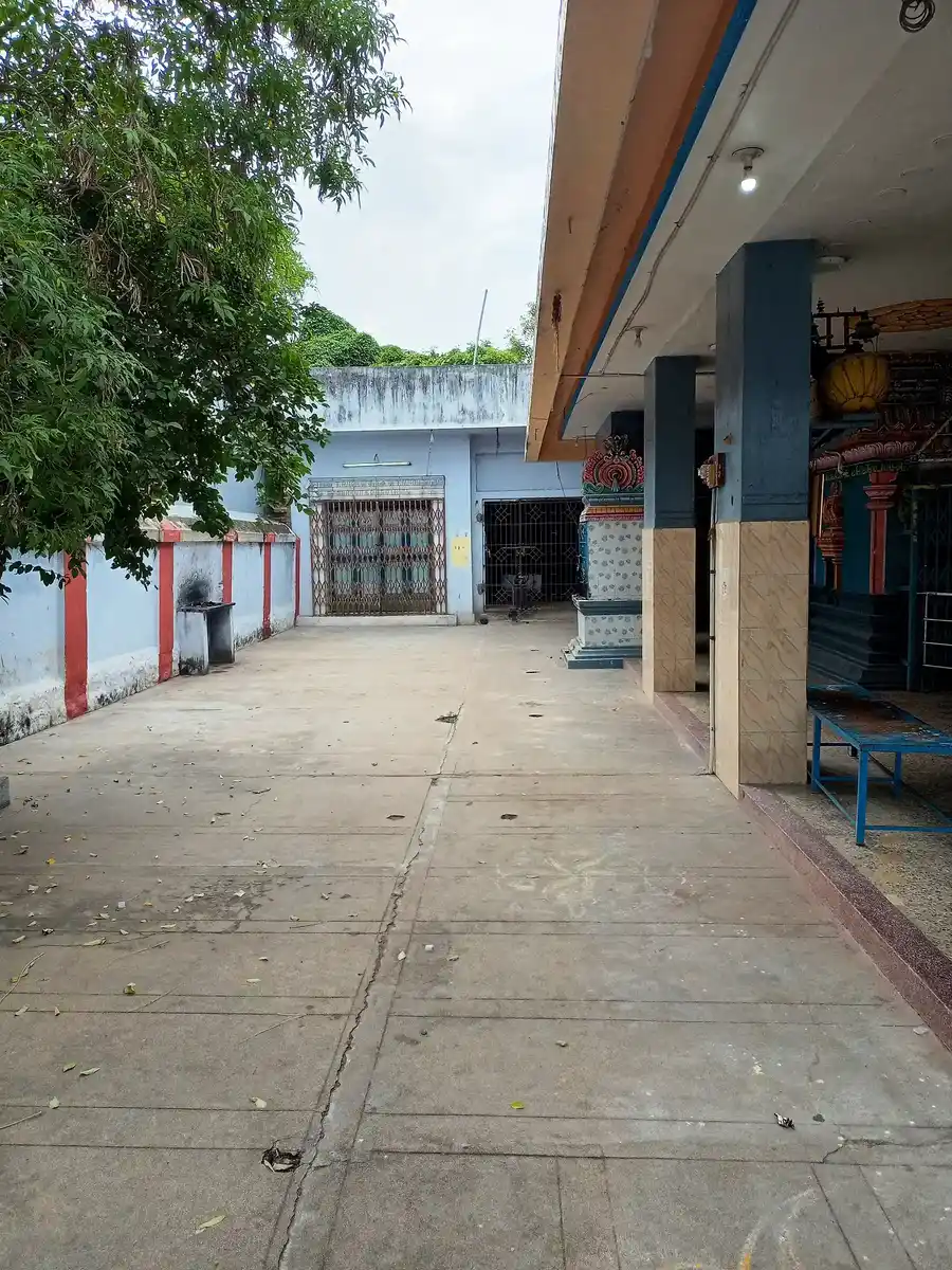Arulmigu Sidhi Vinayagar Temple, Vellore - 632002 அருள்மிகு சித்தி விநாயகர் நடைவாழியம்மன் திருக்கோயில், வேலூர் - 632002, Vellore - Ancient Temple Architecture and History Image 3
