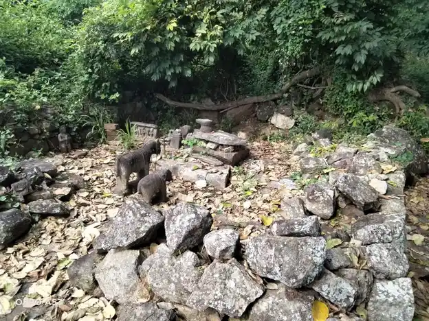 Arulmigu Silambalakandan Sastha Temple, Near Pond, Arumanallur - 629851 அருள்மிகு சிலம்பலகண்டன் சாஸ்தா திருக்கோயில், Near Pond, Arumanallur - 629851, Kanyakumari - Ancient Temple Architecture and History Image 2