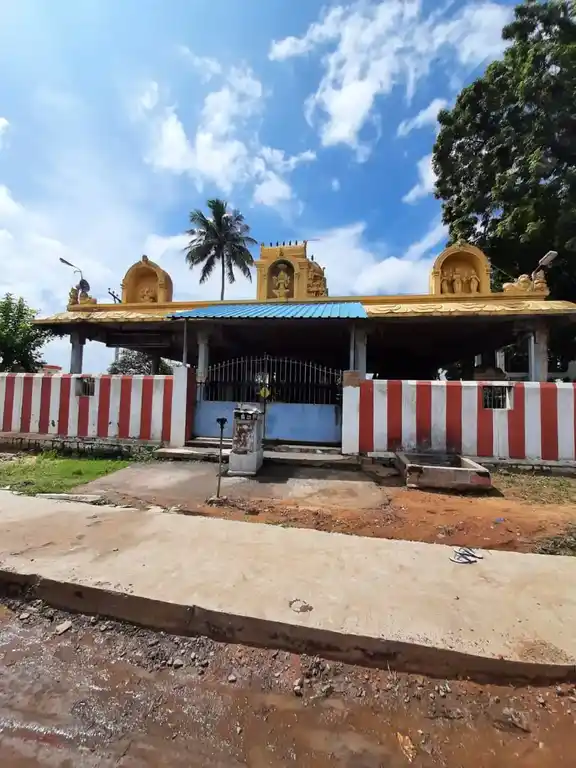 Arulmigu Silambathamman Temple, Azhinchivakkam - 602105 அருள்மிகு சிலம்பாத்தம்மன் திருக்கோயில், அழிஞ்சிவாக்கம் - 602105, Tiruvallur - Ancient Temple Architecture and History Image 2