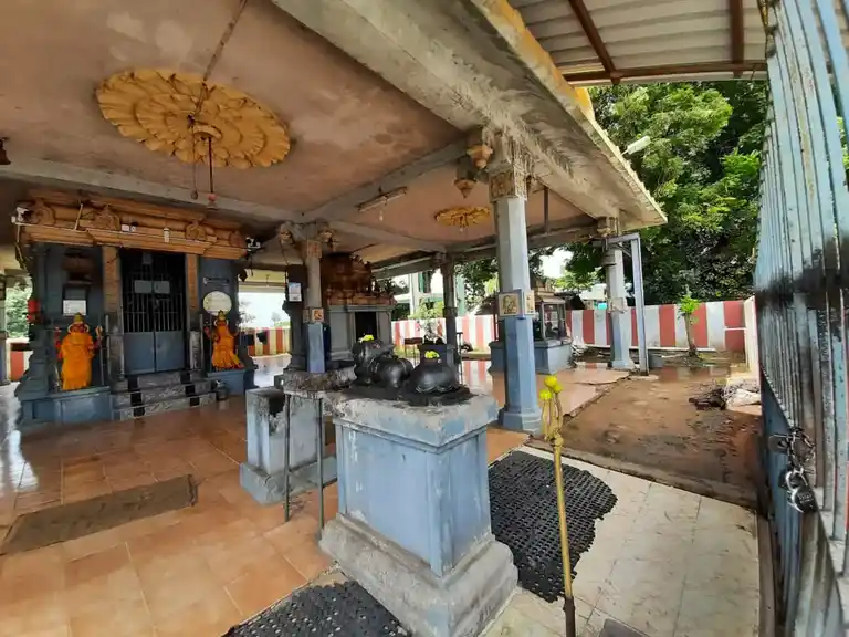 Arulmigu Silambathamman Temple, Azhinchivakkam - 602105 அருள்மிகு சிலம்பாத்தம்மன் திருக்கோயில், அழிஞ்சிவாக்கம் - 602105, Tiruvallur - Ancient Temple Architecture and History Image 6