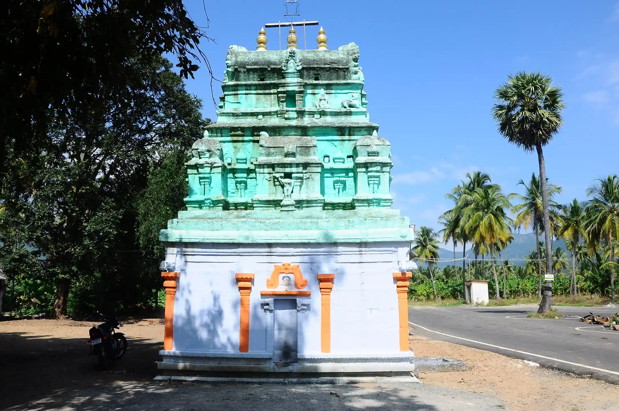 Arulmigu Silampur Amman Temple, Ennamangalam - 638501 அருள்மிகு சிலம்பூரம்மன் திருக்கோயில், Ennamangalam - 638501, Erode - Ancient Temple Architecture and History Image 5
