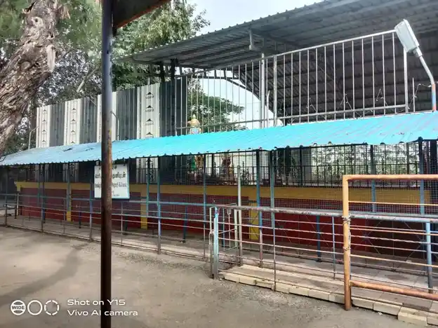 Arulmigu Singarthoppu Munishwarer Temple, Near Railway Station, Morappur - 635305 அருள்மிகு சிங்காரத்தோப்பு முனீஸ்வரர் திருக்கோயில், மொரப்பூர் ரயில் நிலையம் அருகில், மொரப்பூர் - 635305, Dharmapuri - Ancient Temple Architecture and History Image 2