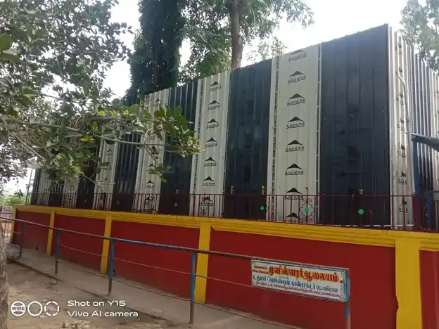 Arulmigu Singarthoppu Munishwarer Temple, Near Railway Station, Morappur - 635305 அருள்மிகு சிங்காரத்தோப்பு முனீஸ்வரர் திருக்கோயில், மொரப்பூர் ரயில் நிலையம் அருகில், மொரப்பூர் - 635305, Dharmapuri - Ancient Temple Architecture and History Image 3