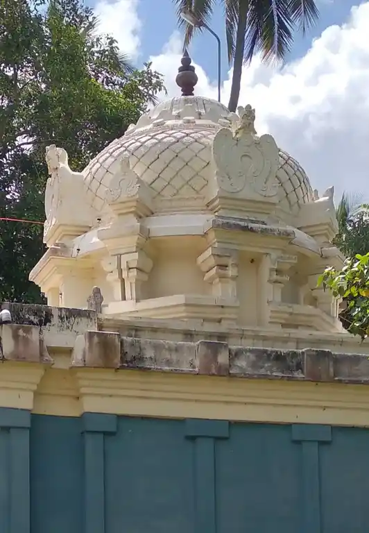 Arulmigu Sinivasa Perumal Temple, Vadaver - 612604 Arulmigu Sinivasa Perumal Temple, Vadaver - 612604, Thiruvarur - Ancient Temple Architecture and History Image 2