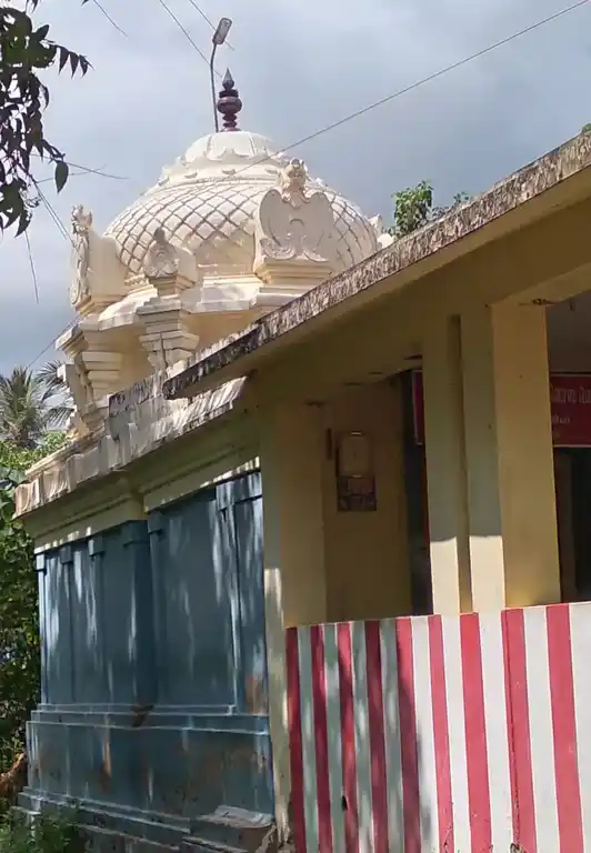Arulmigu Sinivasa Perumal Temple, Vadaver - 612604 Arulmigu Sinivasa Perumal Temple, Vadaver - 612604, Thiruvarur - Ancient Temple Architecture and History Image 4