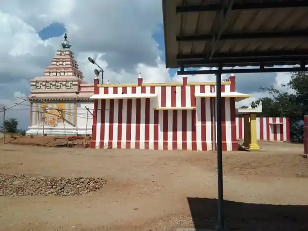 Arulmigu Sinivasaperumal Temple, Naamamalai, Ammapet - 636014 அருள்மிகு சீனிவாசப்பெருமாள் கோவிந்தராஜப்பெருமாள் திருக்கோயில், நாமமலை தெற்கு அம்மாபேட்டை, அம்மாப்பேட்டை - 636014, Salem - Ancient Temple Architecture and History Image 4