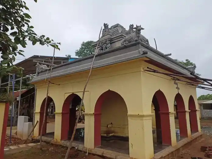 Arulmigu Sinnachetticulam Ayyanar Temple, Udaiyarpalayam - 621804 அருள்மிகு சின்னசெட்டிகுளம் அய்யனார் திருக்கோயில், Udaiyarpalayam - 621804, Ariyalur - Ancient Temple Architecture and History Image 2