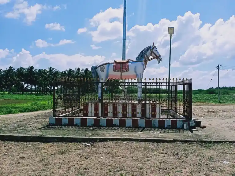 Arulmigu Sirukoodamudaya Ayyanar Temple, Krishnapuram, Krishnapuram - 626138 அருள்மிகு சிறுகூடமுடைய அயய்னார் திருக்கோயில், கிருஷ்ணாபுரம், கிருஷ்ணாபுரம் - 626138, Virudhunagar - Ancient Temple Architecture and History Image 3