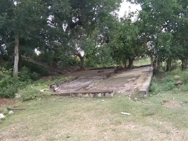 Arulmigu Sirumadaikaruppar Temple, Purakarai Nathampannai - 622005 அருள்மிகு சிறுமடைக்கருப்பர் திருக்கோயில், Purakarai Nathampannai, புறகரைநத்தம்பண்ணை - 622005, Pudukkottai - Ancient Temple Architecture and History Image 2