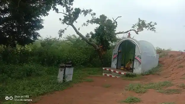 Arulmigu Siruthalai Ayyanar Temple, Azhagamanagari - 630553 அருள்மிகு. சிறுதல அய்யனார் திருக்கோயில், அழகமாநகரி, Azhagamanagari - 630553, Sivagangai - Ancient Temple Architecture and History Image 2