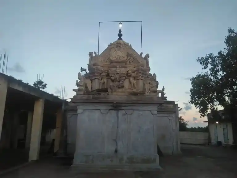 Arulmigu Sithivinayagar, Mariamman, Arulmigu Ayyanar Sakkaratharvar Temple, Arisiperiyankuppam - 607401 அருள்மிகு சக்கரத்தாழ்வார் திருக்கோயில், Arisiperiyankuppam - 607401, Cuddalore - Ancient Temple Architecture and History Image 3