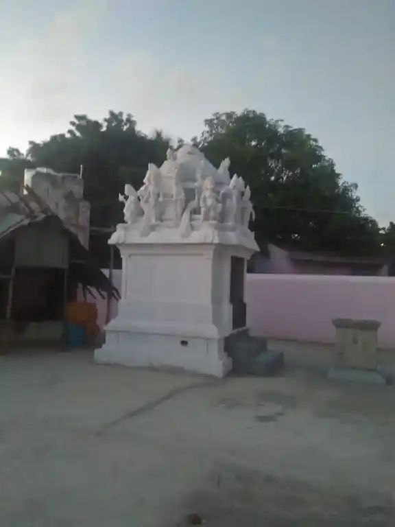 Arulmigu Sithivinayagar Mariamman Temple, Arisiperiyankuppam - 607401 அருள்மிகு சித்தி விநாயகர் மற்றும் மாரியம்மன் திருக்கோயில், அரிசிபெரியாங்குப்ப,ம் - 607401, Cuddalore - Ancient Temple Architecture and History Image 4