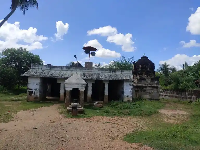 Arulmigu Sitthanaathaswamy Temple, Kurumpur - 614622 அருள்மிகு சித்தநாத சுவாமி திருக்கோயில், Kurumpur - 614622, Pudukkottai - Ancient Temple Architecture and History Image 3