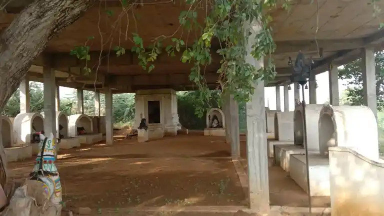 Arulmigu Sittharkaattha Ayyanar Temple, Killukulavaaypatti - 622201 அருள்மிகு சித்தர்காத்த அய்யனார் திருக்கோயில், கிள்ளுகுளவாய்ப்பட்டி - 622201, Pudukkottai - Ancient Temple Architecture and History Image 2