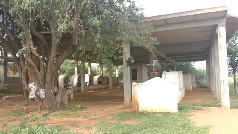 Arulmigu Sittharkaattha Ayyanar Temple, Killukulavaaypatti - 622201 அருள்மிகு சித்தர்காத்த அய்யனார் திருக்கோயில், கிள்ளுகுளவாய்ப்பட்டி - 622201, Pudukkottai - Ancient Temple Architecture and History Image 3