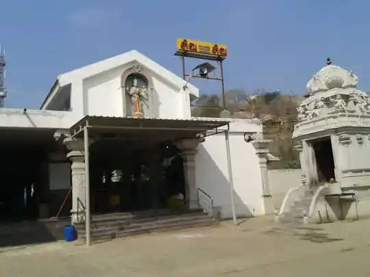 Arulmigu Siva Loganayagi Udanamar Siva Loganathar Temple, Kinathukadavu - 642109 Arulmigu Siva Loganayagi Udanamar Siva Loganathar Temple, Kinathukadavu - 642109, Coimbatore - Ancient Temple Architecture and History Image 4