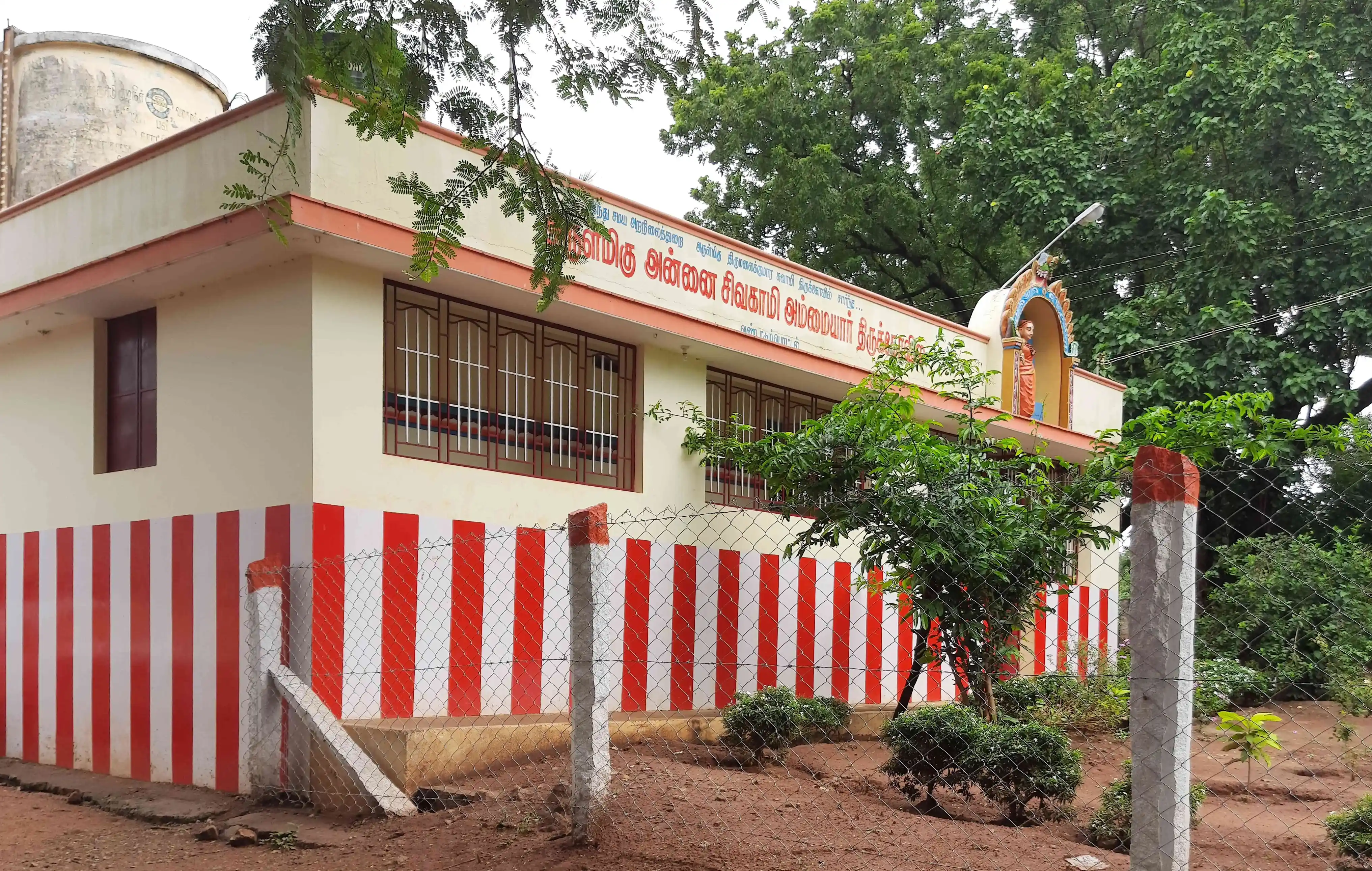 Arulmigu Sivagamiamman Temple, Panpoli - 627807 அருள்மிகு சிவகாமி அம்மன் திருக்கோயில், பண்பொழி, பண்பொழி - 627807, Tenkasi - Ancient Temple Architecture and History Image 2