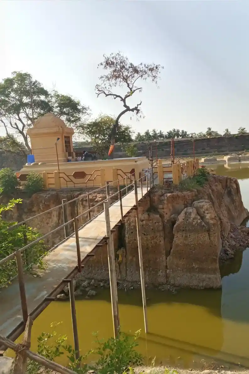 Arulmigu Sivalingaswamy Temple, Sivagangai Garden, Thanjavur - 613009