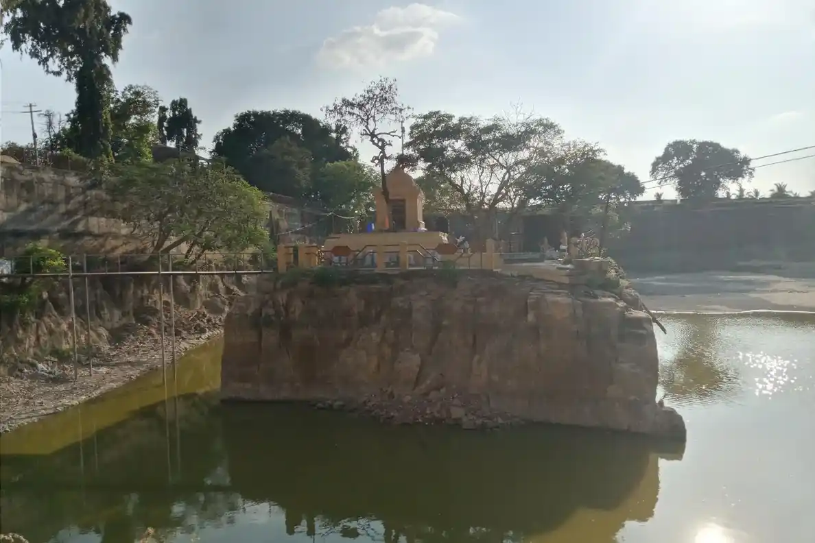 Arulmigu Sivalingaswamy Temple, Sivagangai Garden, Thanjavur - 613009 அருள்மிகு சிவலிங்க சுவாமி திருக்கோயில், Sivagangai Garden, Thanjavur - 613009, Thanjavur - Ancient Temple Architecture and History Image 2