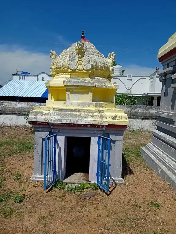 Arulmigu Sivaloganatha Samy Temple, Sanganthi - 614702 அருள்மிகு சிவலோகநாதசுவாமி திரக்கோயில், சங்கந்தி, திருவாரூர் கோயில், Sanganthi - 614702, Thiruvarur - Ancient Temple Architecture and History Image 6