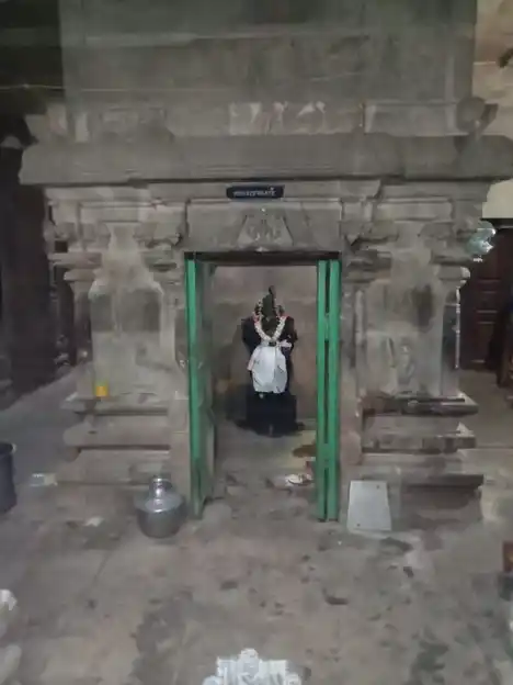 Arulmigu Sivaloganathaswamy Temple, Kanadukathan - 630103 அருள்மிகு சிவலோகநாதசுவாமி திருக்கோயில், Kanadukathan - 630103, Sivagangai - Ancient Temple Architecture and History Image 2