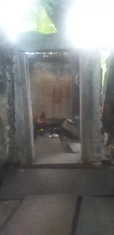 Arulmigu Sivan And Perumal Temple, Emakalapuram - 624304 அருள்மிகு சிவன் மற்றும் பெருமாள் திருக்கோயில், Emakalapuram - 624304, Dindigul - Ancient Temple Architecture and History Image 2