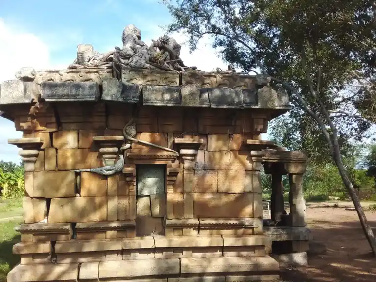 Arulmigu Sivan Temple, Sathanur - 622402 அருள்மிகு சிவன்கோயில் சாத்தனூர், பொன்னமராவதி வட்டம், புதுக்கோட்டை மாவட்டம். கோயில், Sathanur - 622402, Pudukkottai - Ancient Temple Architecture and History Image 3