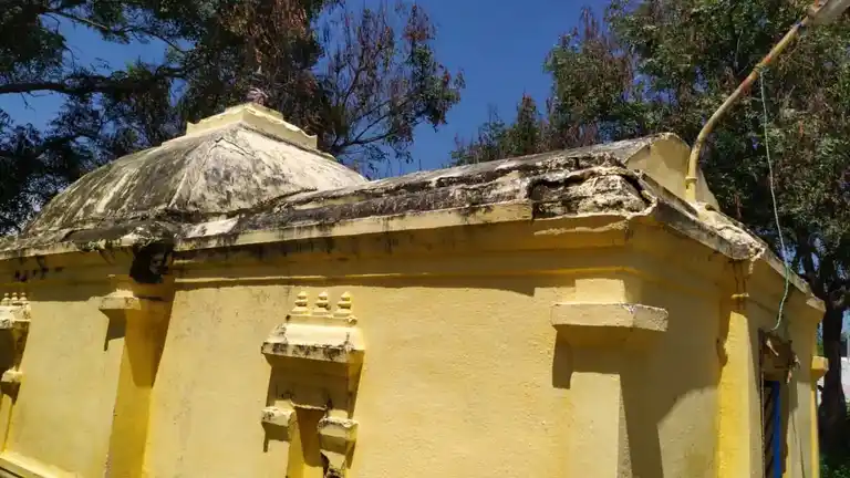 Arulmigu Sivaneswarar Temple, Near Post Office, Chintalpadi - 635302 அருள்மிகு சிவனேஸ்வரர் திருக்கோயில், Near Post Office, Chintalpadi - 635302, Dharmapuri - Ancient Temple Architecture and History Image 2