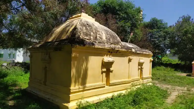 Arulmigu Sivaneswarar Temple, Near Post Office, Chintalpadi - 635302 அருள்மிகு சிவனேஸ்வரர் திருக்கோயில், Near Post Office, Chintalpadi - 635302, Dharmapuri - Ancient Temple Architecture and History Image 3