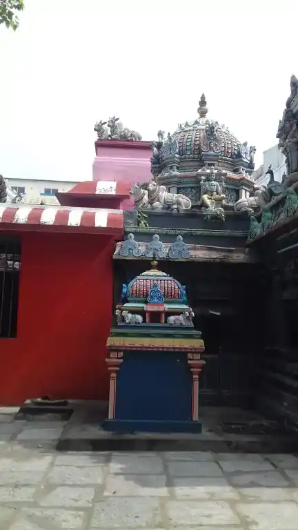 Arulmigu Sivavishnu Temple, T.Nagar Bus Stand, Chennai - 600017 அருள்மிகு சிவா விஷ்ணு திருக்கோயில், தி. நகர் பேருந்து நிலையம், சென்னை - 600017, Chennai - Ancient Temple Architecture and History Image 2